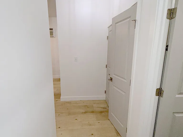 2345 Lincoln Park — Photo 31