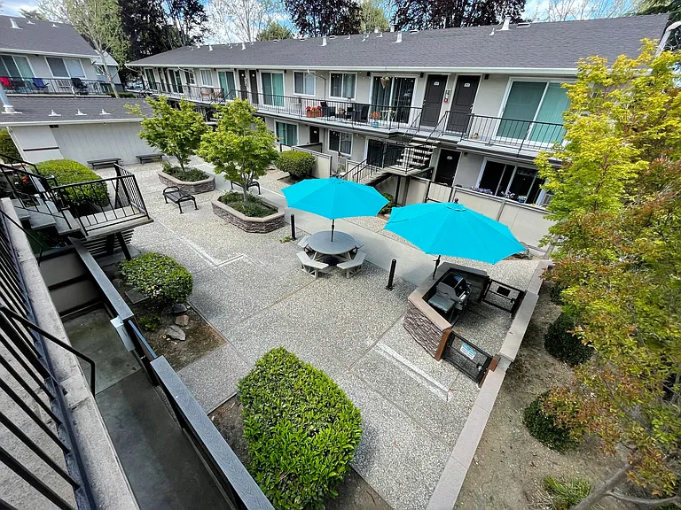 Redwood Apartments — Photo 2