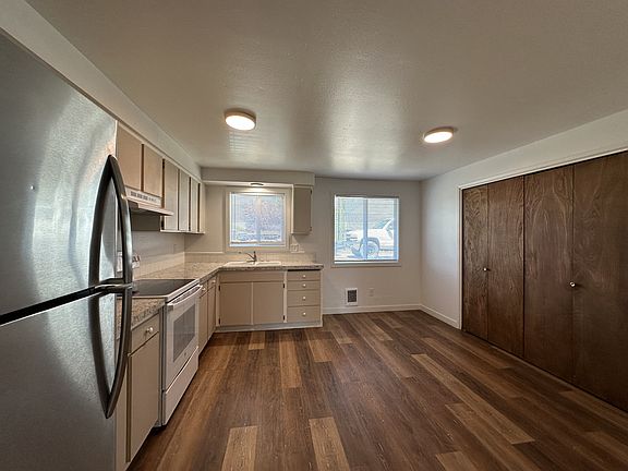 3rd image of 740 N Main St Unit 2