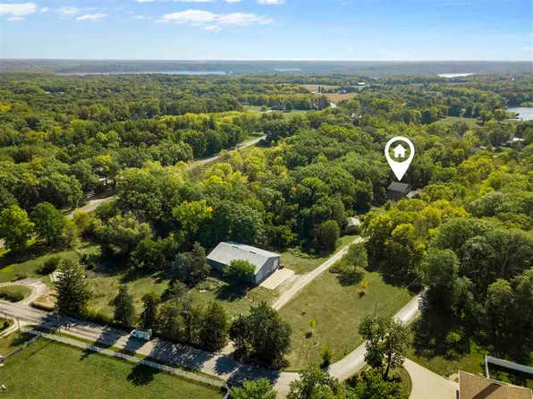 3133 Roberts Ferry Rd NE, Solon, IA 52333