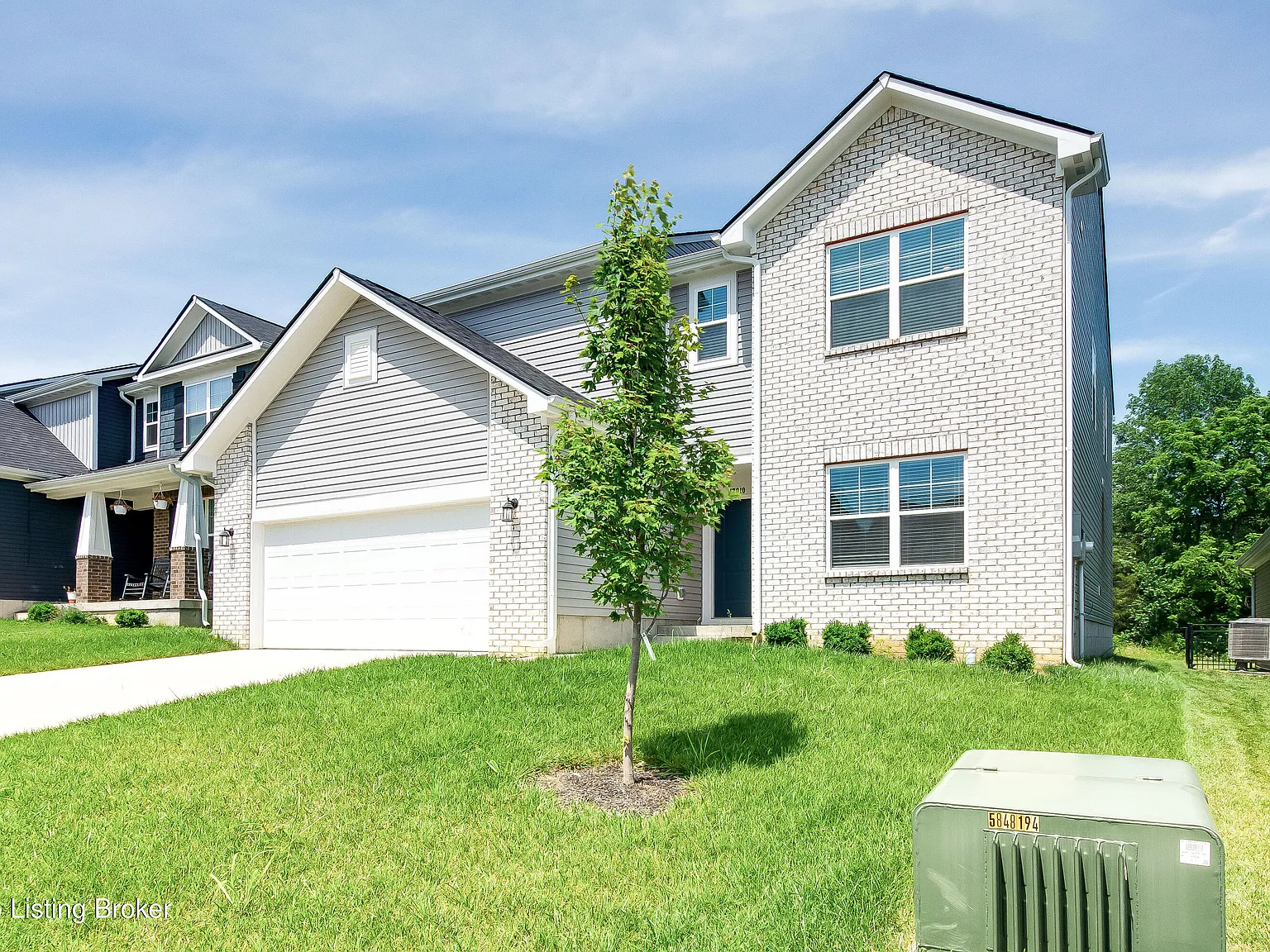 5 bed, 3.0 bath, 3052 sqft, $2,899 — Photo 3