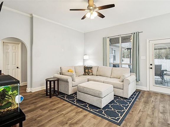 4th image of 130 Egret St