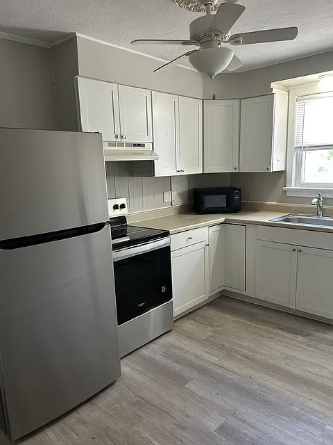 2 bed, 600 sqft, $2,450 — Photo 2
