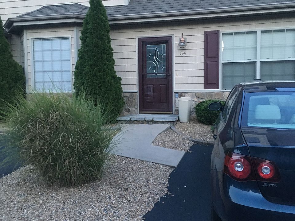 1st image of 54 Stonebriar Ct