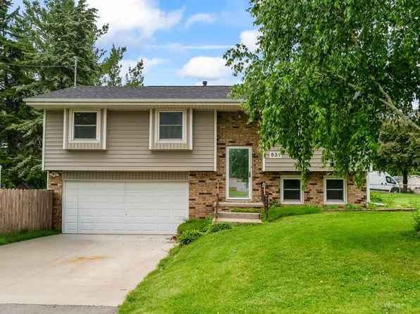 531 NW 66th Pl, Des Moines, IA 50313