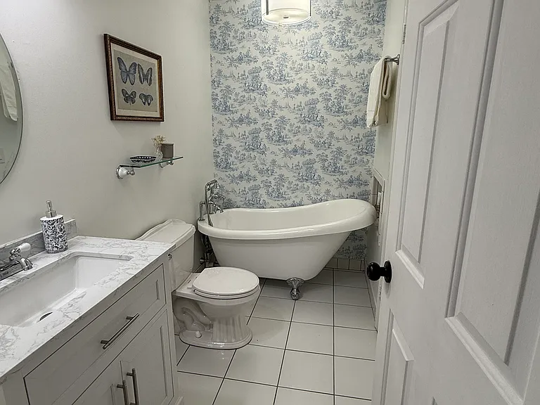 4002 Waltham Ct — Photo 8