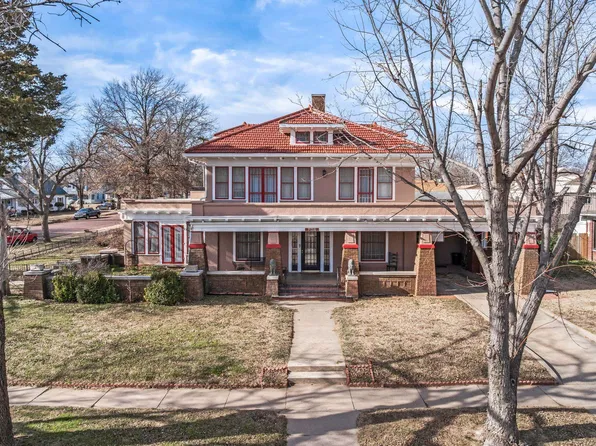 905 N 2nd St, Arkansas City, KS 67005