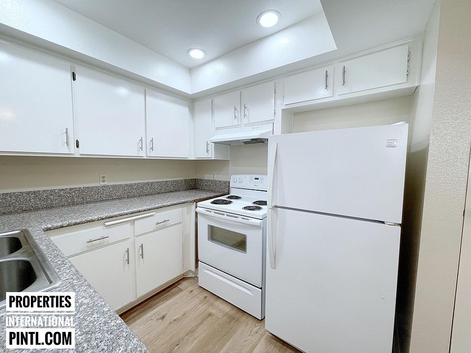 1st image of 2345 Merton Ave APT 108