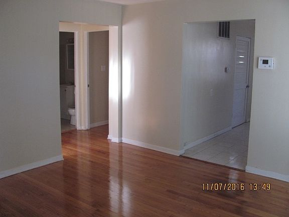 3rd image of 401 Greenbay Ave