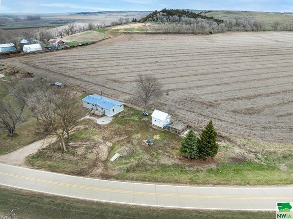 30596 County Highway 16 E, Castana, IA 51010