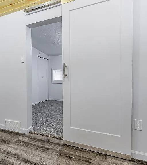 371 E Pace Ave — Photo 7