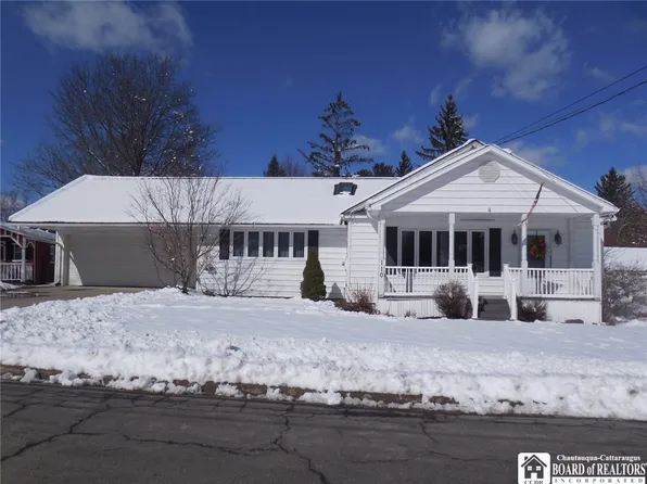 110 Pennsylvania Ave, Jamestown, NY 14701