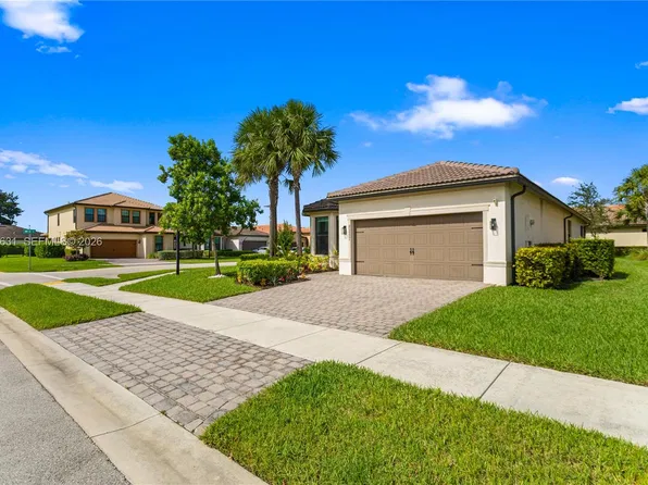 8257 NW 79th Ave, Tamarac, FL 33321