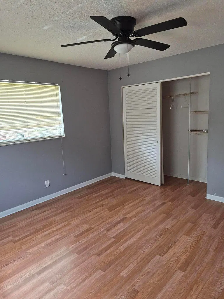 1001 SW 74th Ave — Photo 3