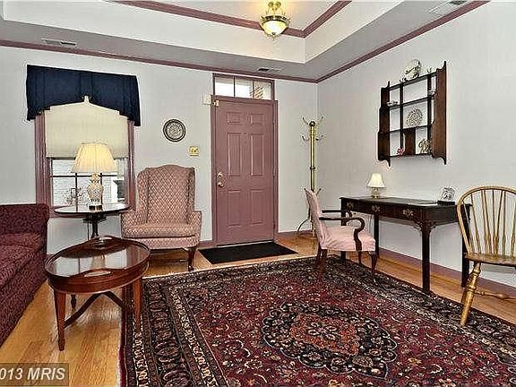 5th image of 409 S Columbus St #2