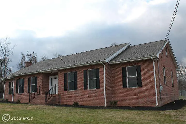 825 Arden Nollville Rd photo 1