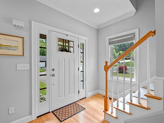 3rd image of 1 Locke Hill Ln