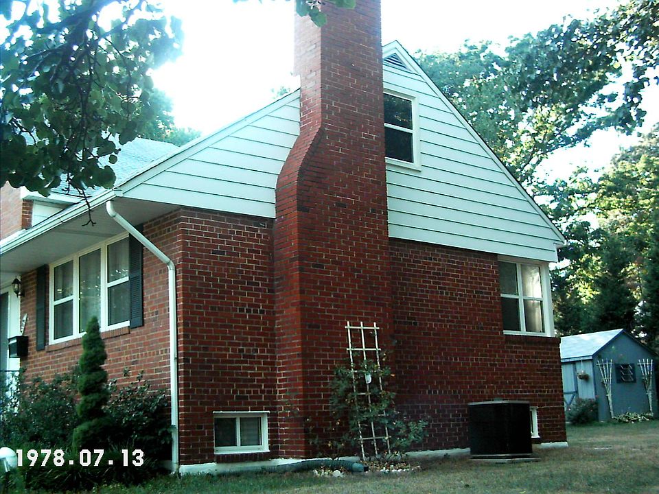 2nd image of 4104 Underwood St