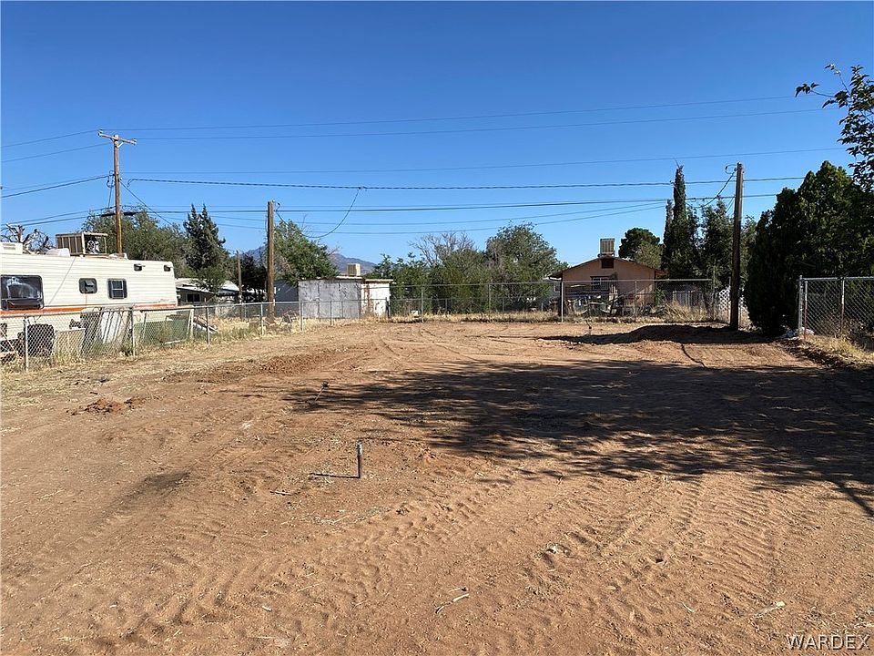 2nd image of 3186 E Hearne Avenue