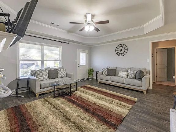 3rd image of 1123 Heights Rd