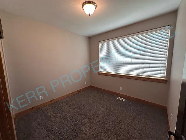 225 NE Lucas Rd — Photo 13