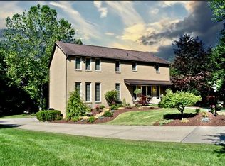 101 Golfview Dr, Mcmurray, PA 15317