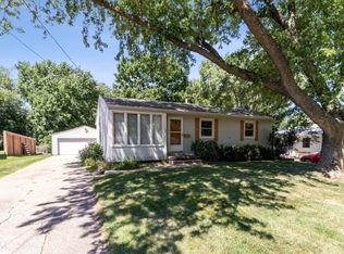 5012 Oaklyn Dr, Des Moines, IA 50310