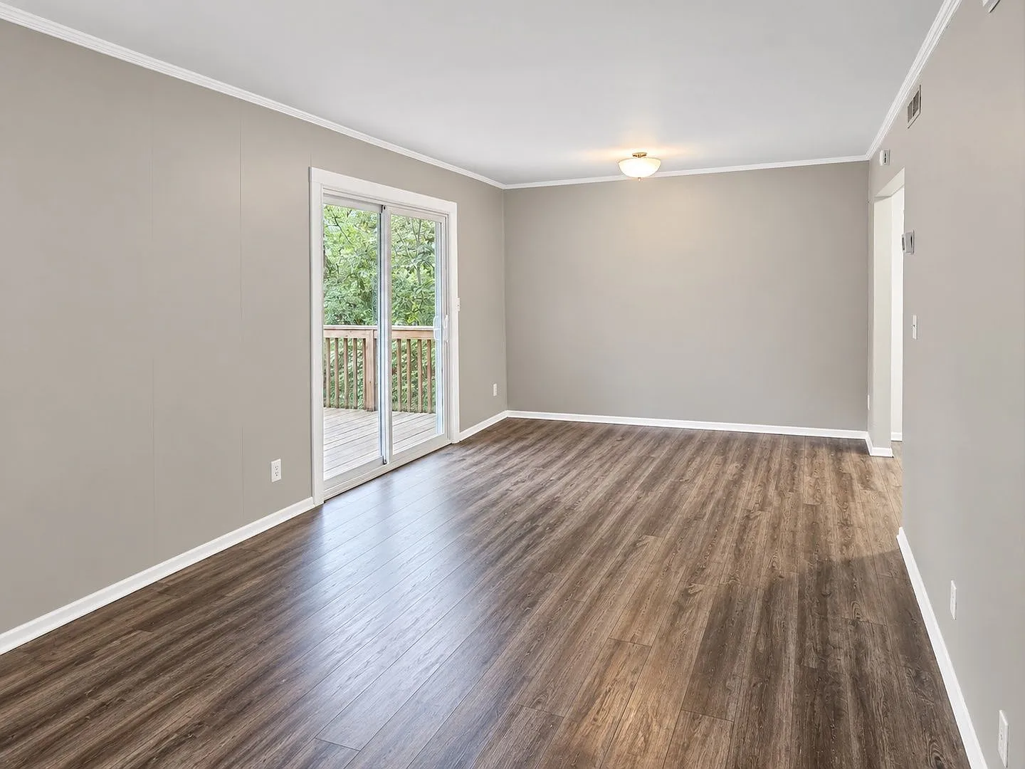 3 bed, 1.5 bath, $1,800 — Photo 2