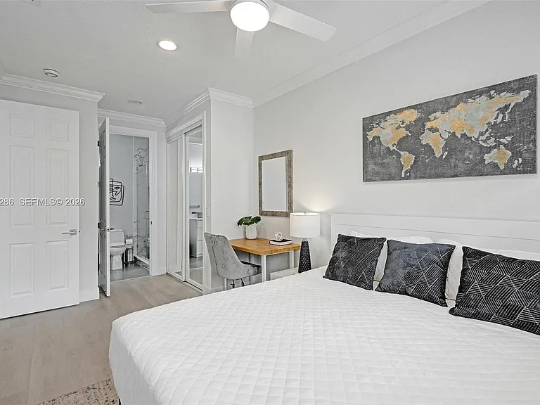 453 SW 5th Ave — Photo 57