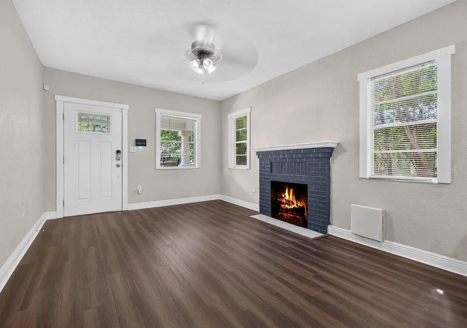 1016 E Ida St — Photo 4