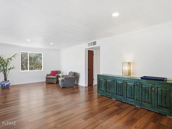5th image of 3725 N Warren Ave