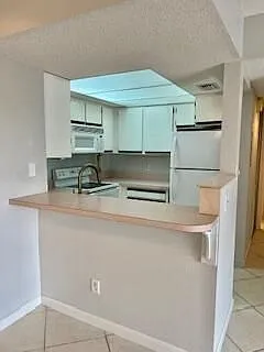 969 Sonesta Ave NE #208 — Photo 5