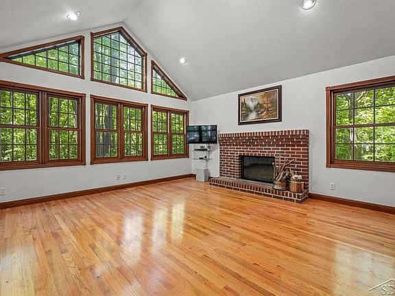 5th image of 4455 N Ehlers Rd