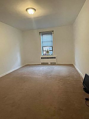 4th image of 3720 87th St APT 4G