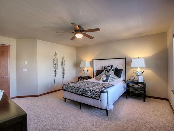 3rd image of 4650 Natalee Dr SE