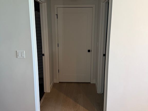 5th image of 1014 W Netleaf St #B