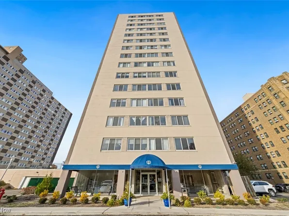 12520 Edgewater Dr APT 608, Lakewood, OH 44107