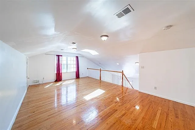 3 bed, 2.0 bath, $3,700 — Photo 4