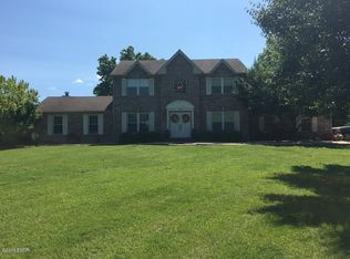 133 N Court St, Benton, IL 62812