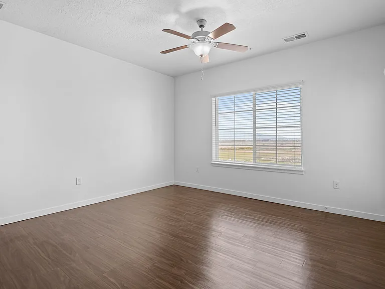 Outlook Apartments — Photo 12