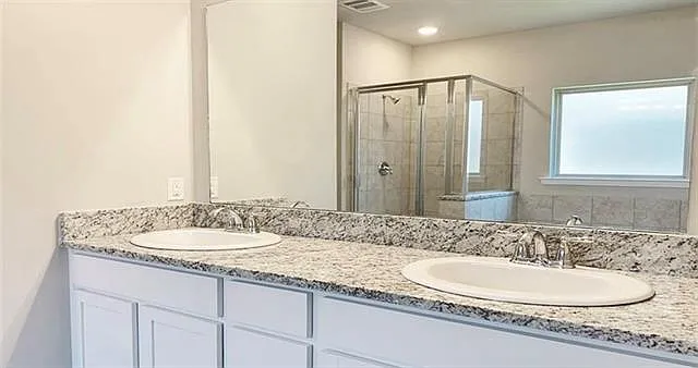479 Lakeshore Vlg E — Photo 8