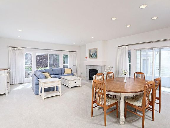3rd image of 2211 Remington Sq