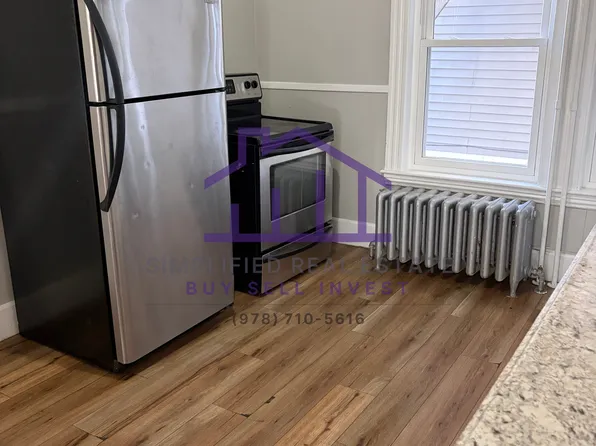 78 Howard St #1F, Lewiston, ME 04240