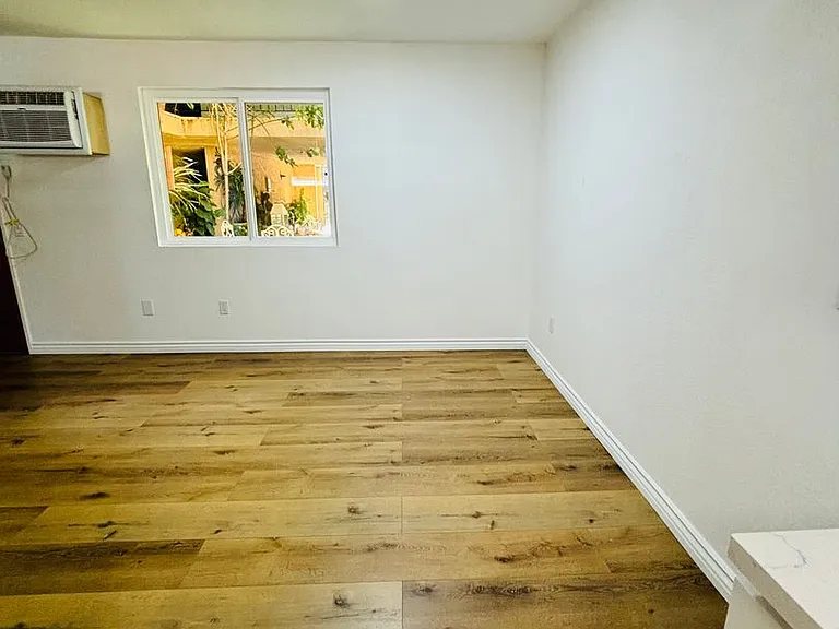 10635 Sherman Grove Ave — Photo 32