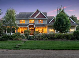 8 Willow Rd, North Oaks, MN 55127