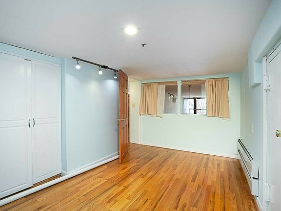 5th image of 395 Smith St APT 1