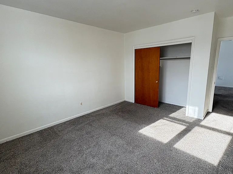 1029 Broadway #3 — Photo 4