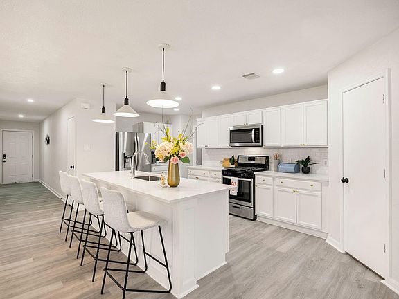 5th image of 1010 Hummingbird Point Ln