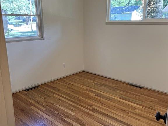 5th image of 7000 E 85th Ter