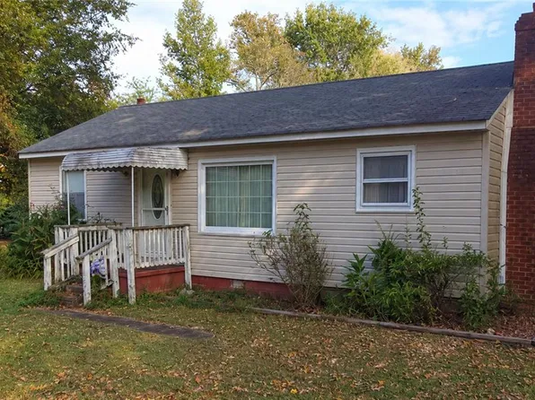 1153 Waters Rd, Chesapeake, VA 23322